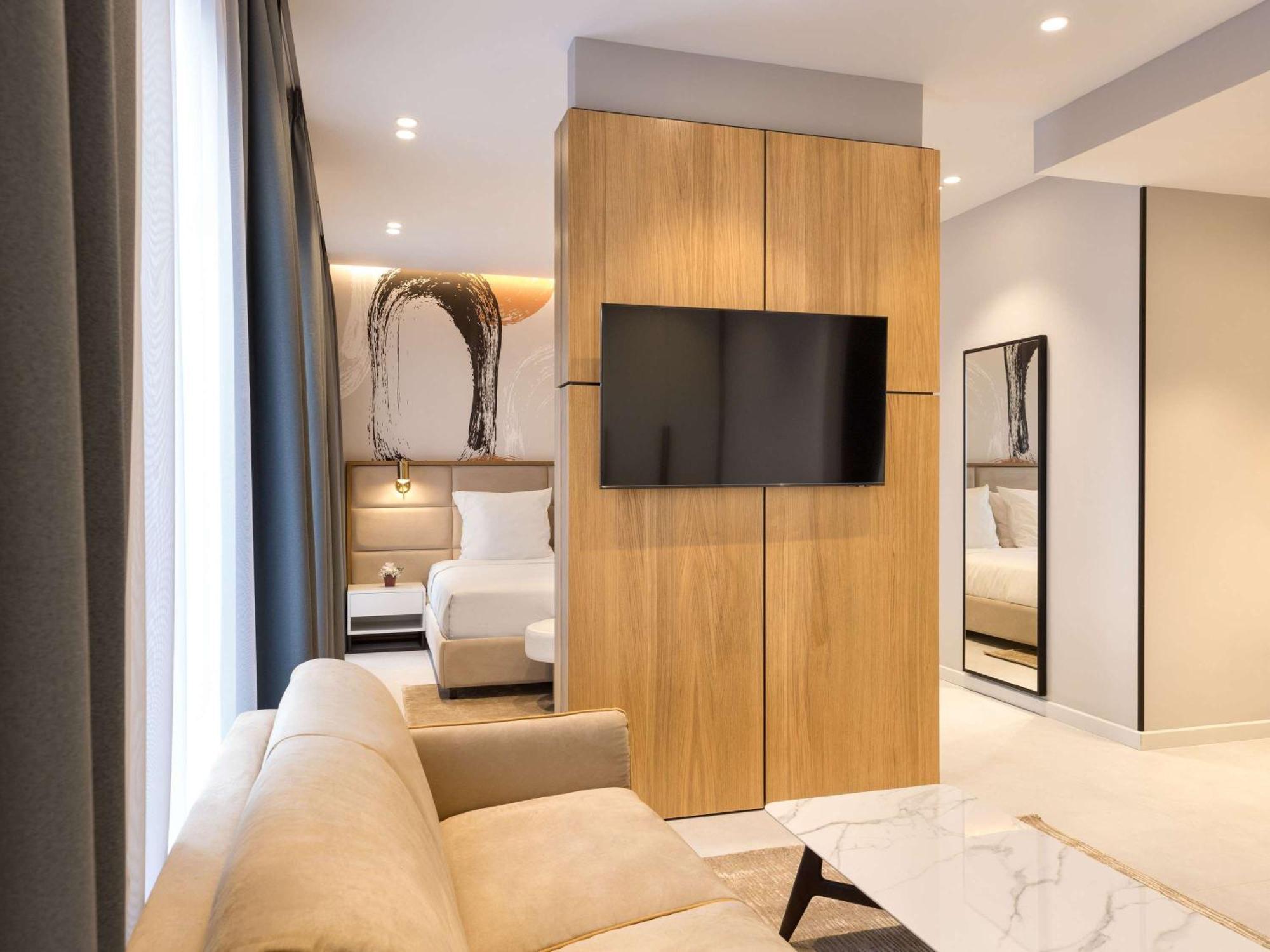 Mercure Тирана Экстерьер фото